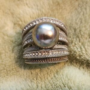 Chunky Vintage Ring With Metallic Pearl